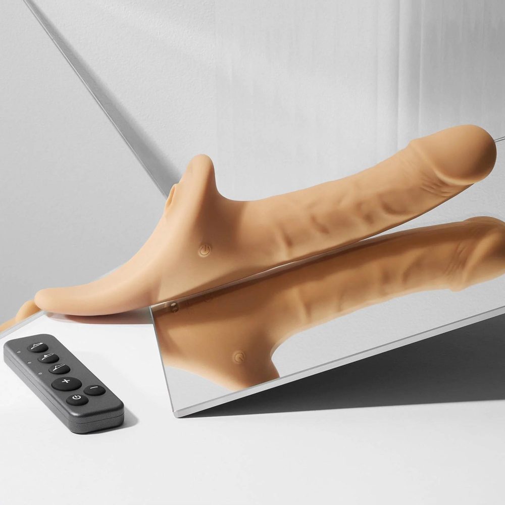Dildo realistyczne Strap on me M waniliowe z pilotem