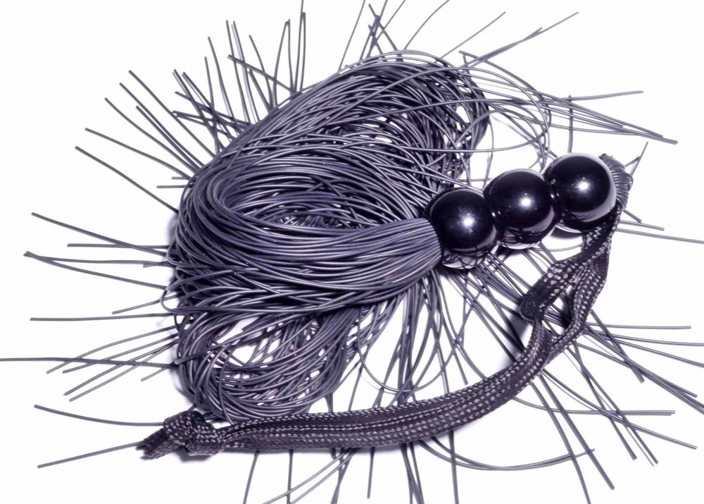 Pejcz silikonowy Fetish B Series czarny 25 cm